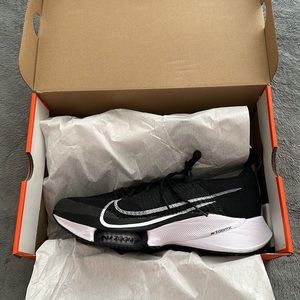 NEW IN BOX Nike Air Zoom Tempo Next% FK Size 10.5